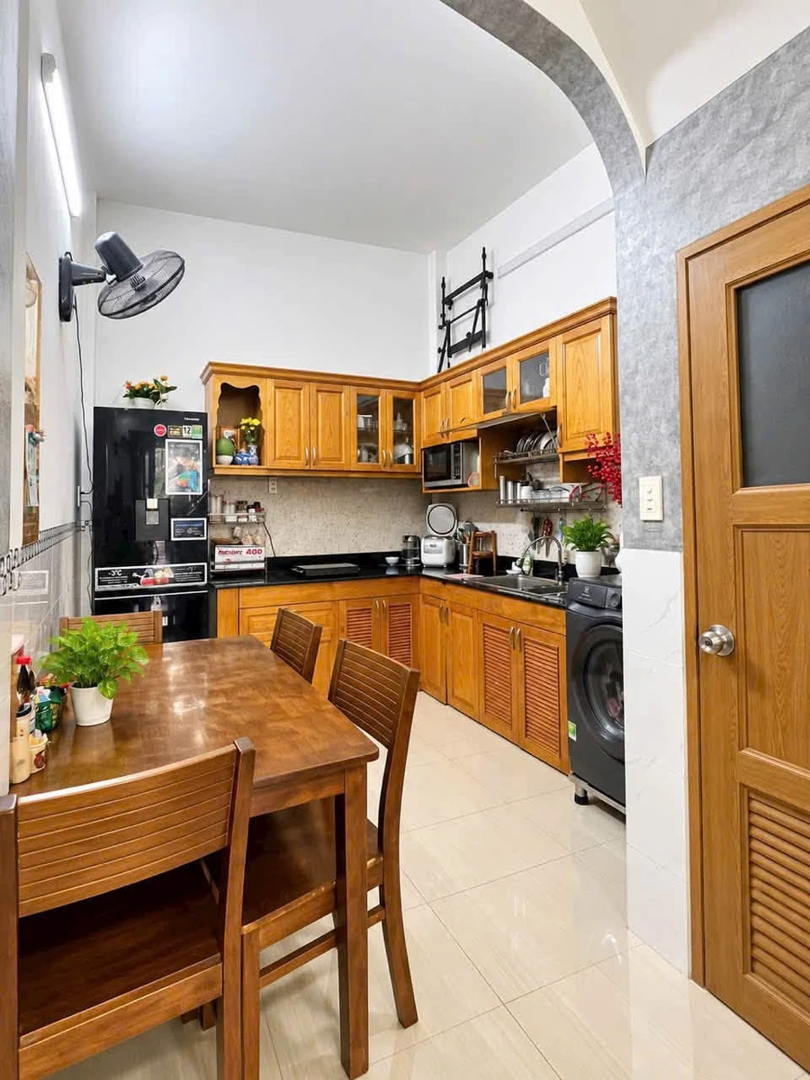 Bán nhà 2 tầng 33m2, 2PN, xe hơi đỗ cửa, Quận 10, giá 4,35 tỷ - Ảnh thu nhỏ 2