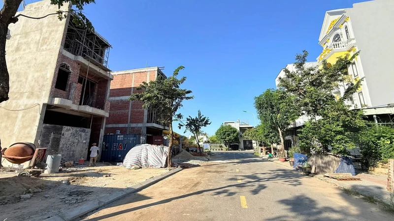 Bán đất Nam Hòa Xuân 100m2 mặt tiền 4.1 tỷ