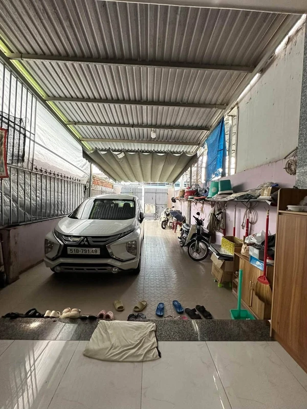 Bán nhà cũ 1 trệt 1 lầu 103m2 sát biển Hòn Chồng, đường Đoàn Trần Nghiệp, Nha Trang nhadatrachgia
