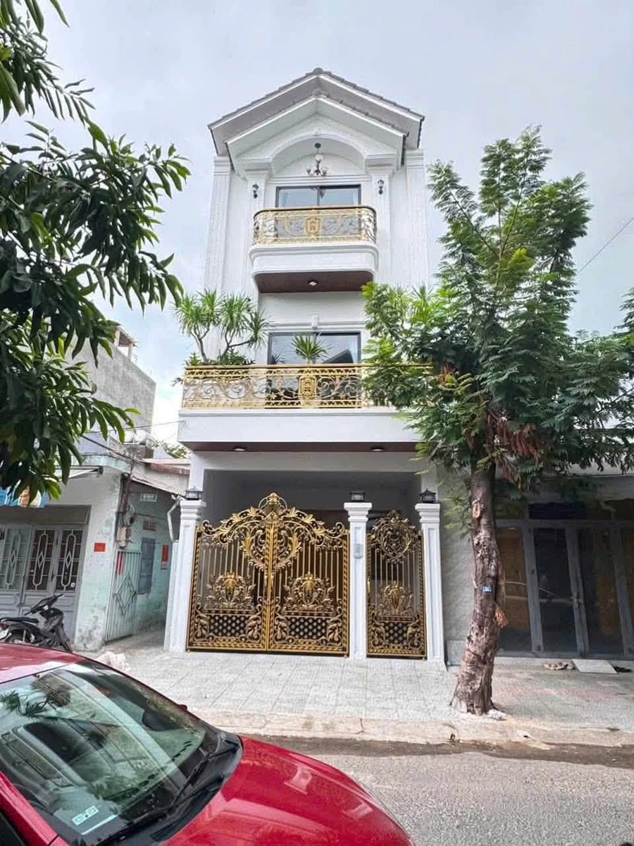 Bán nhà tân cổ điển 3 tầng mặt tiền đường Nguyễn Chích, Liên Chiểu, Đà Nẵng, 77,5m², 9 tỷ - Ảnh 1