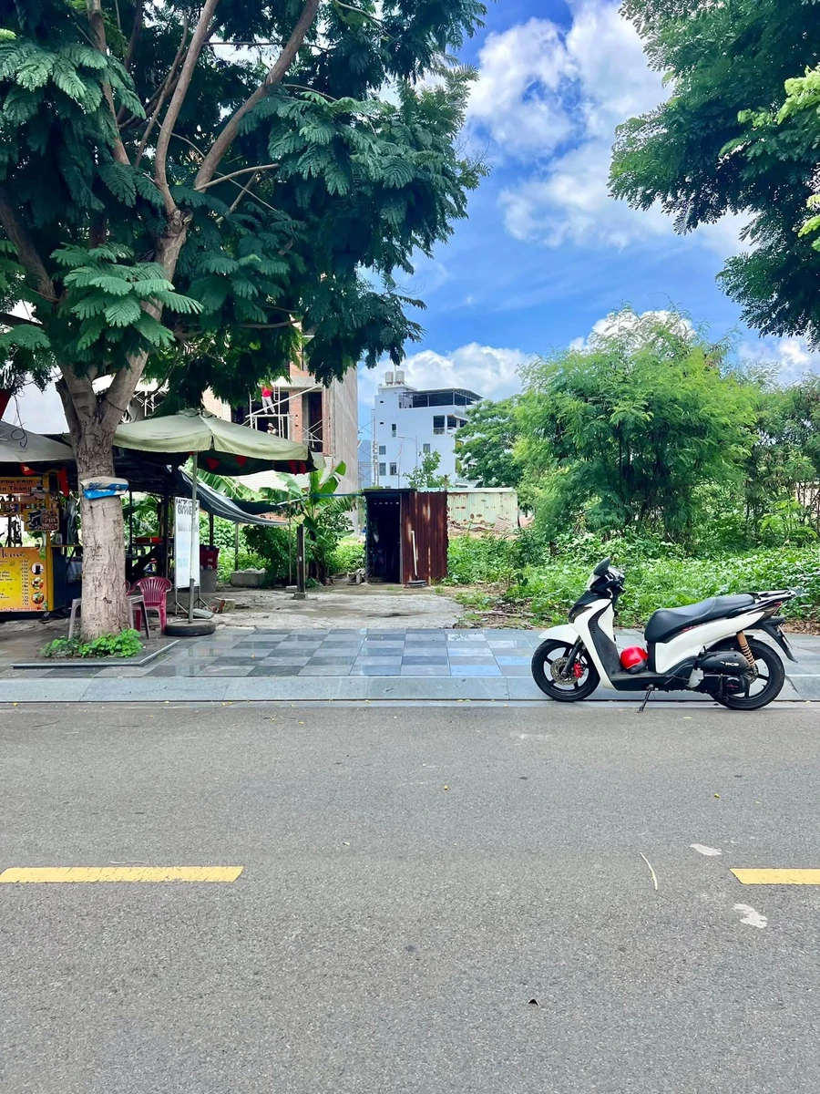 Bán nhà mặt tiền Đặng Thị Nhu 132,8m2 giá 5,5 tỷ gần trường Nguyễn Trãi, Phan Thiết - Ảnh 1