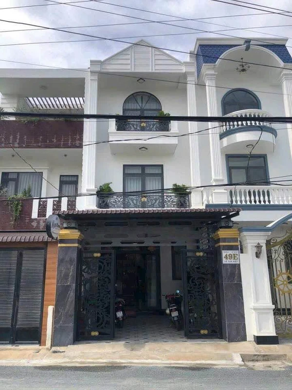 Bán nhà mặt tiền Lê Văn Kiệt, Phường 6, Tân An, 1 trệt 2 lầu 5x15m, giá 4 tỷ