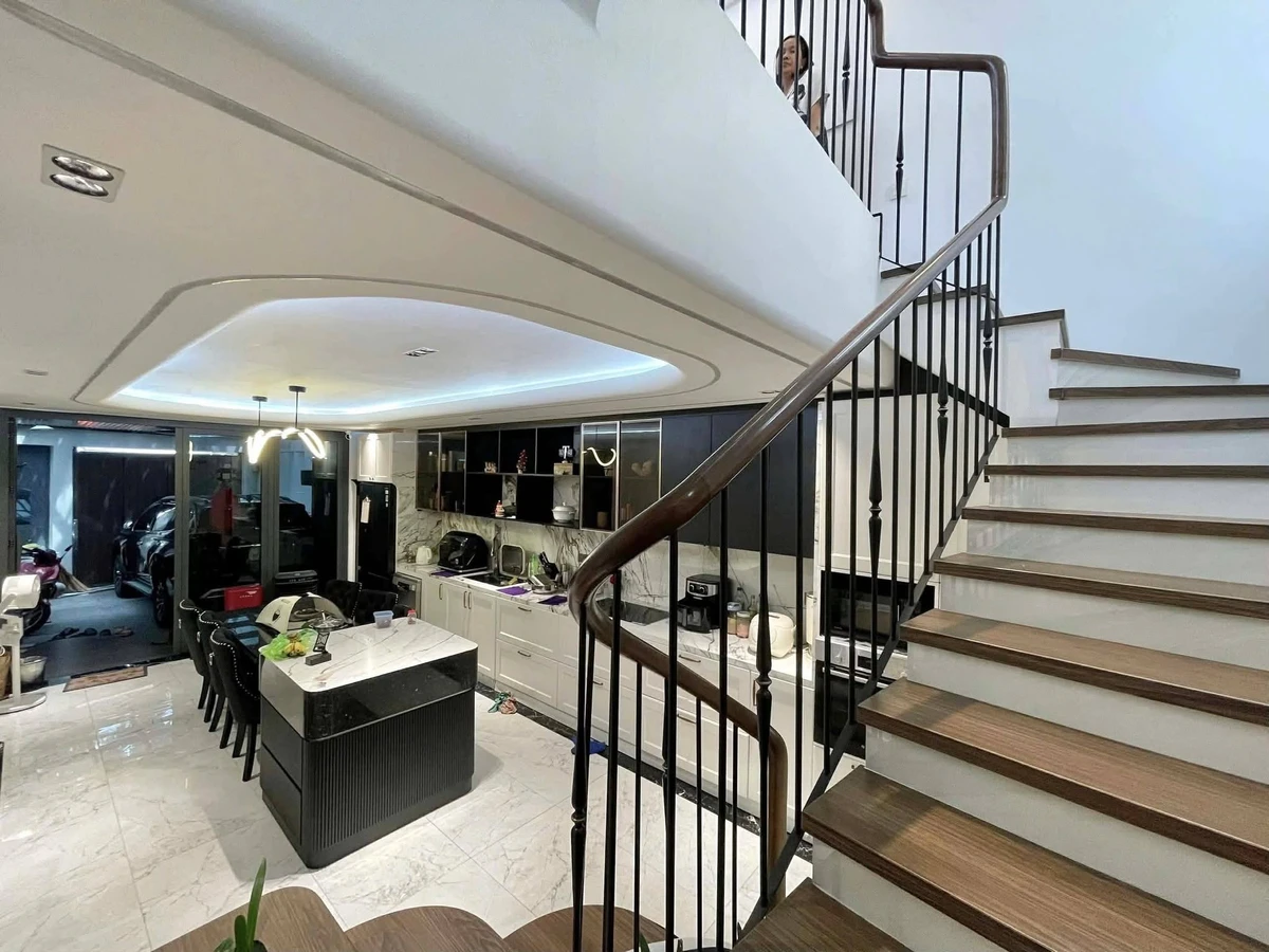 Bán nhà mặt tiền 4 tầng 100m² gần tòa soạn báo Tuổi Trẻ, Phú Nhuận, giá 21,9 tỷ - Ảnh thu nhỏ 2