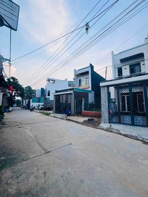 Bán nhà sổ riêng 63m2, 4 phòng ngủ, phường Thái Hòa, Tân Uyên, Bình Dương