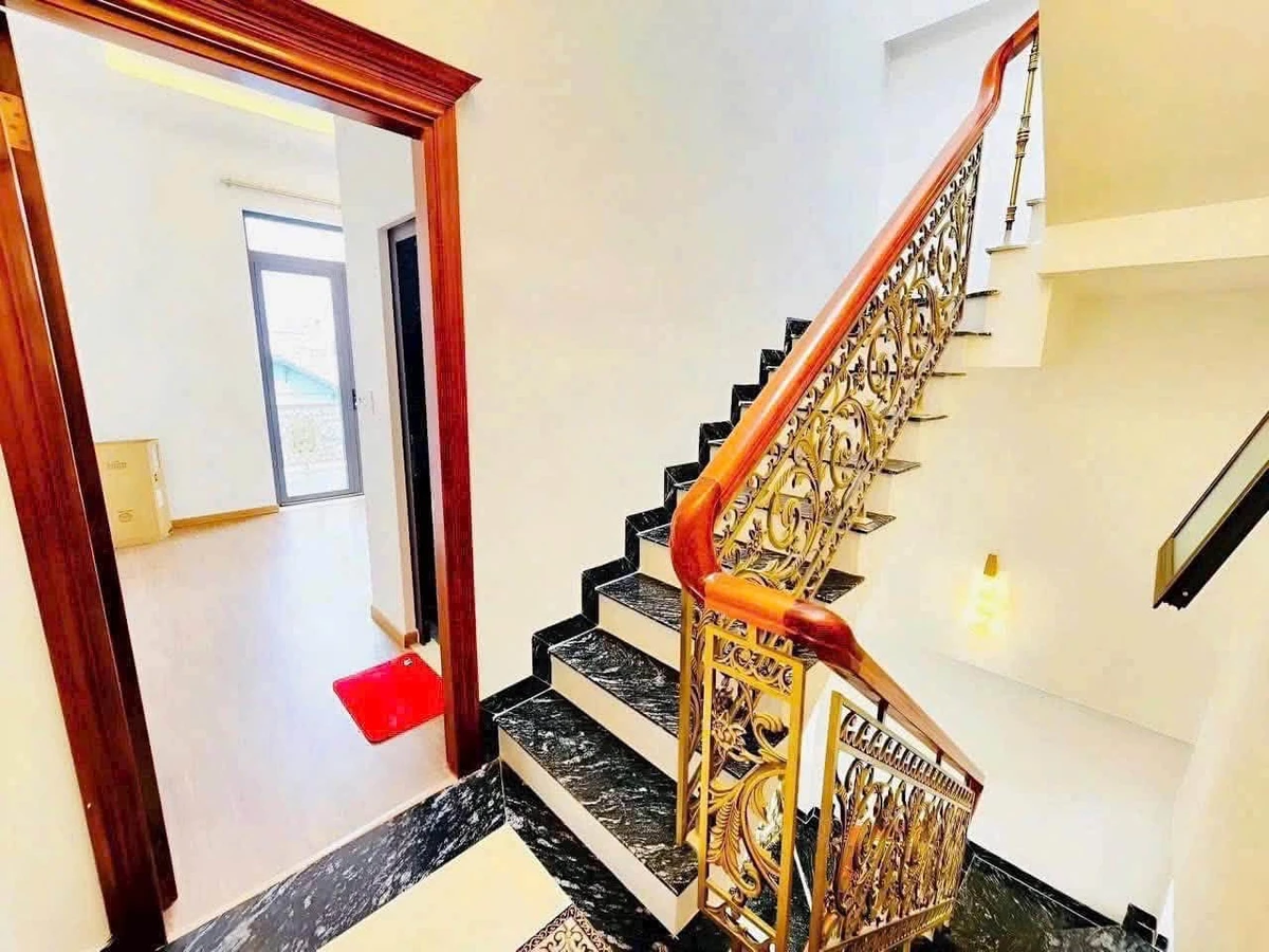 Bán nhà 2 lầu gần Big C Tân Hiệp, 180m², 4,7 tỷ - Ảnh thu nhỏ 4