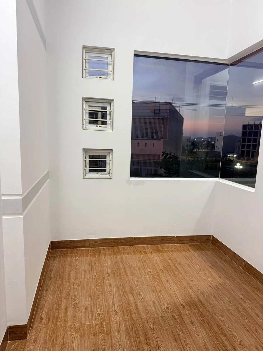Nhà mặt tiền 3 tầng 48m² gần Lê Thanh Nghị, Quy Nhơn, 4 tỷ - Ảnh thu nhỏ 5