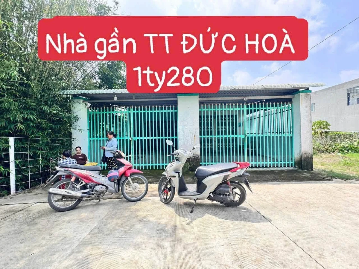 Bán nhà bê tông kiên cố 4,5x27m gần thị trấn Đức Hòa giá 1,28 tỷ - Ảnh 1