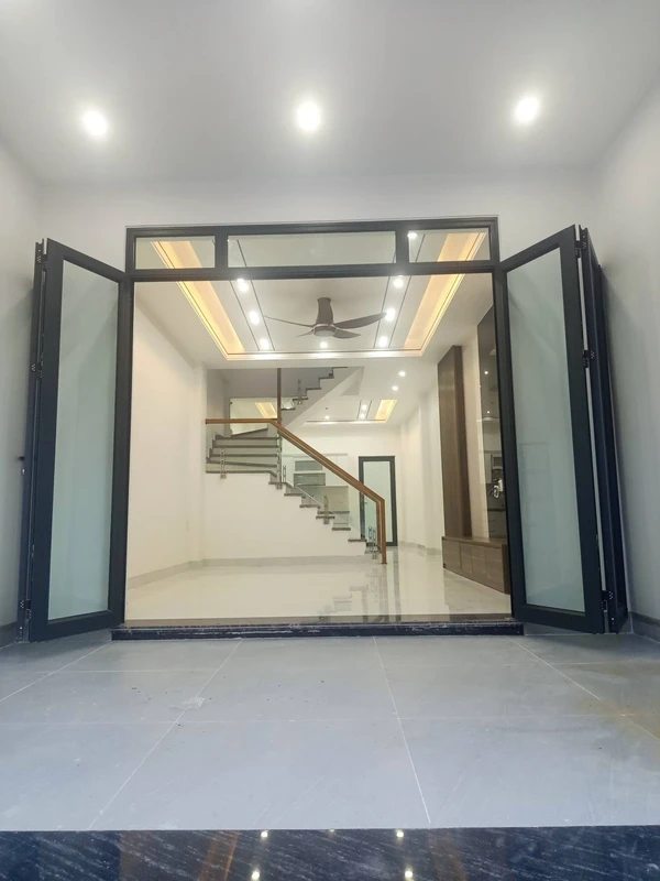 Bán nhà 81m2, 3 phòng ngủ An Dương, giá hơn 2 tỷ