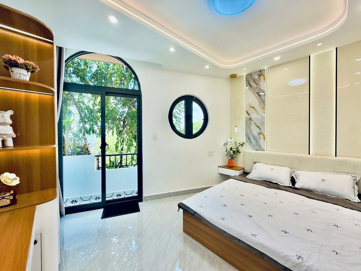 Bán nhà mặt tiền Trường Sa 5 tầng 4,5x7m full nội thất giá 9,95 tỷ - Ảnh 1