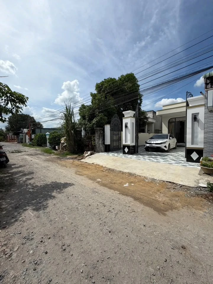 Bán nhà mới hoàn thiện 130m2, 3PN 3WC tại Ninh Thạnh, Tây Ninh 2 tỷ 050 - Ảnh 1