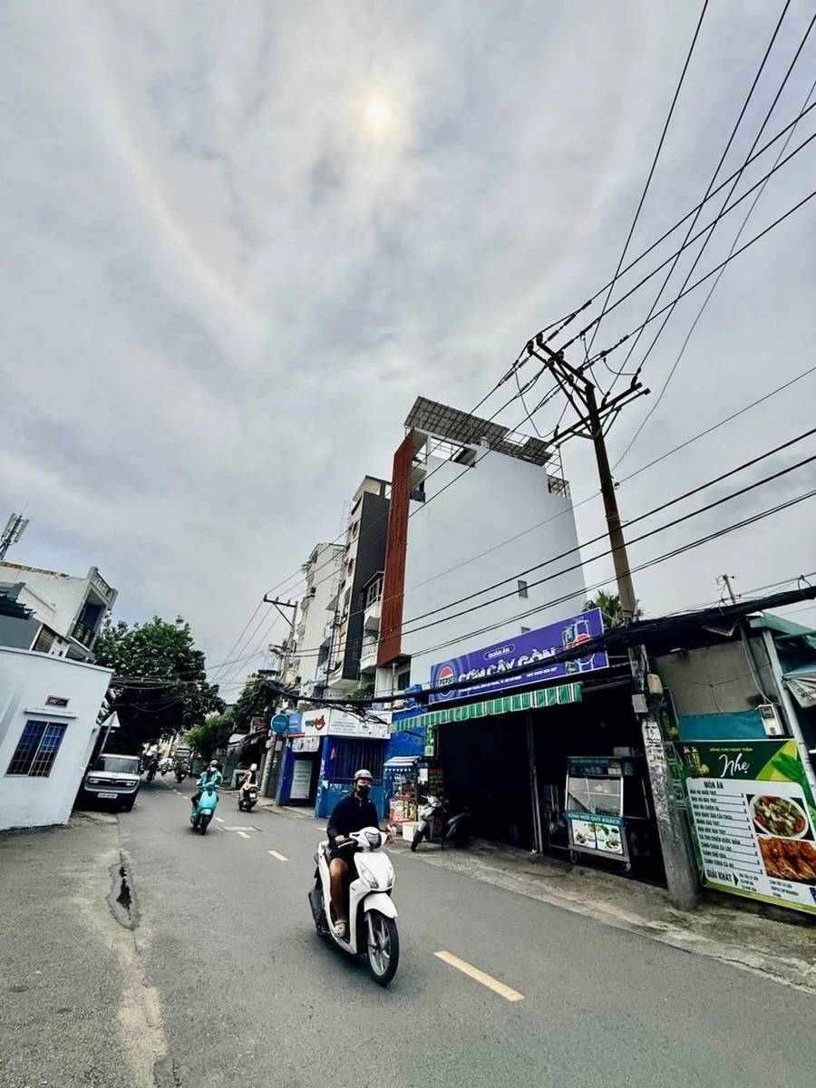 Bán căn hộ dịch vụ 4 tầng 95m2 hẻm xe hơi trung tâm Bình Thạnh, 13 phòng full nội thất - Ảnh 1