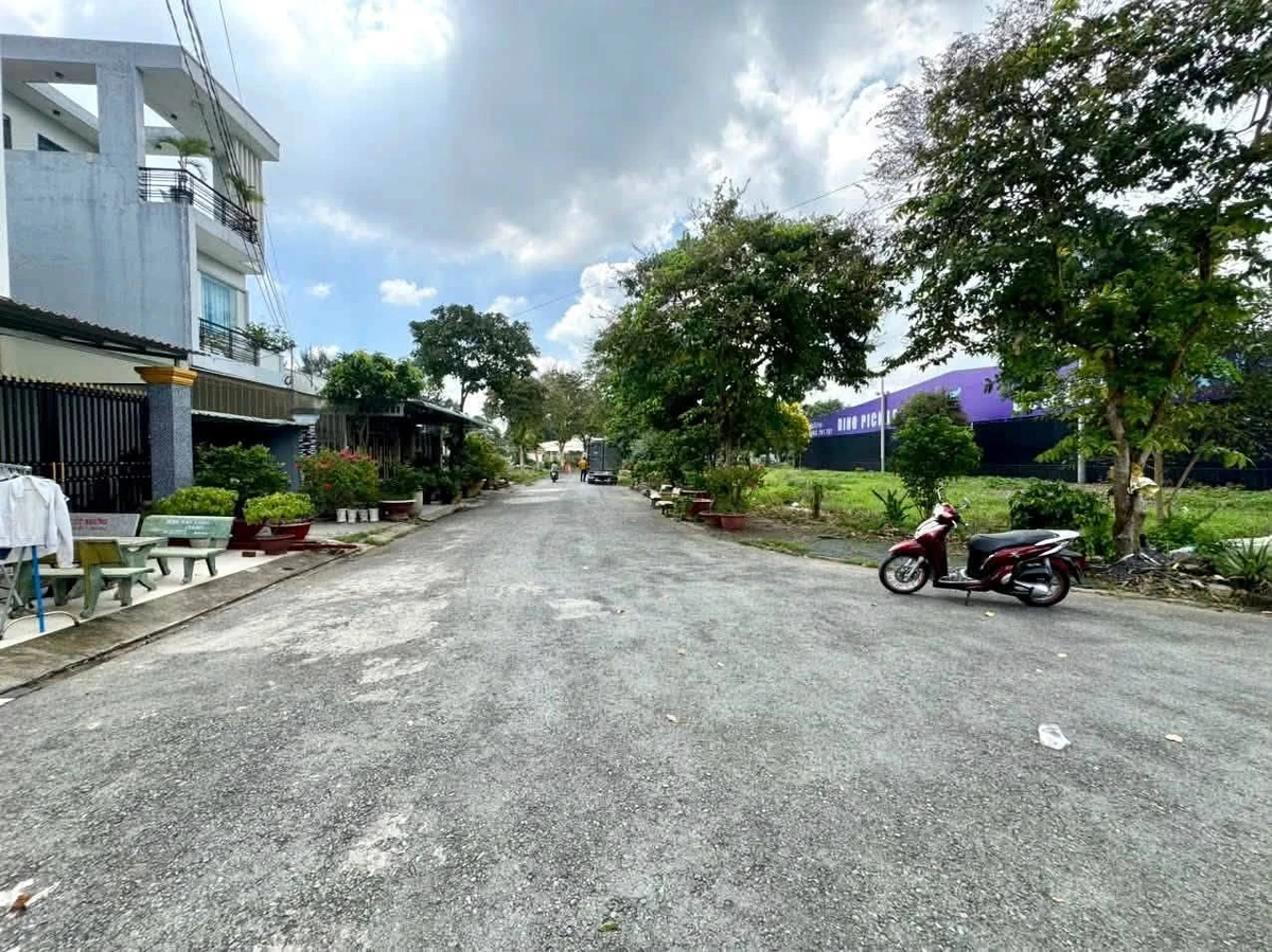 Bán lô góc 119,6m² đối diện công viên KDC Hoàng Long Bến Lức - Ảnh thu nhỏ 2