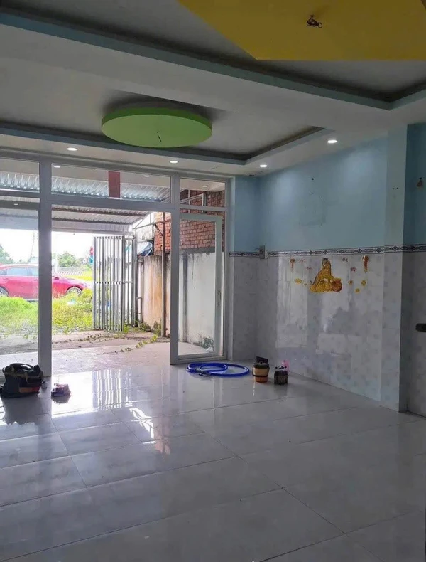 Nhà mặt tiền 1 trệt 1 lầu 141m² giá 2,4 tỷ Tân An