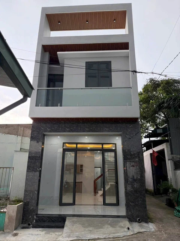 Bán nhà 1 trệt 1 lầu 60m2, 3PN, đường ô tô, phường Trấn Biên (Quang Vinh cũ), Đồng Nai