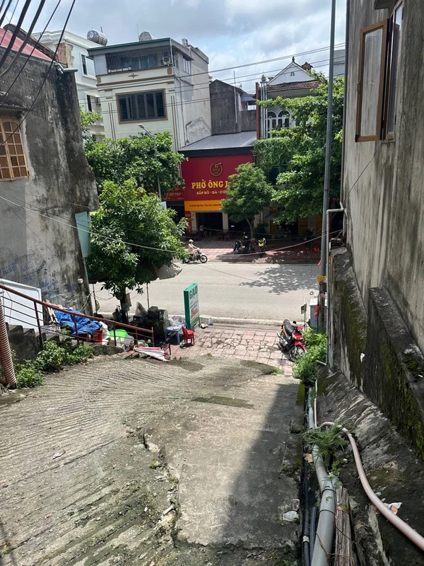 Bán nhà Hạ Long trung tâm 97,7m² 2 mặt thoáng, cho thuê 5 triệu/tháng
