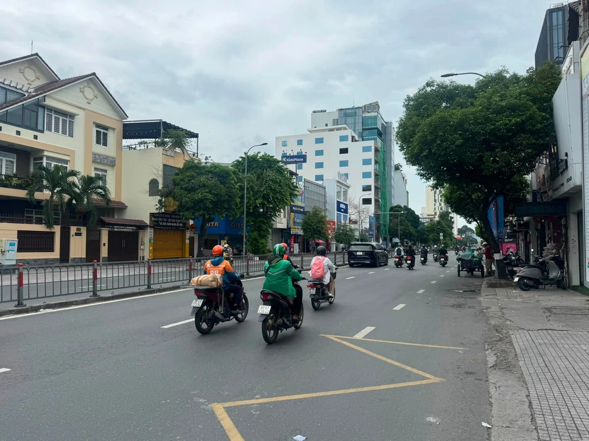 Bán mặt tiền Phan Đăng Lưu 167m2, 70 tỷ - Ảnh thu nhỏ 4