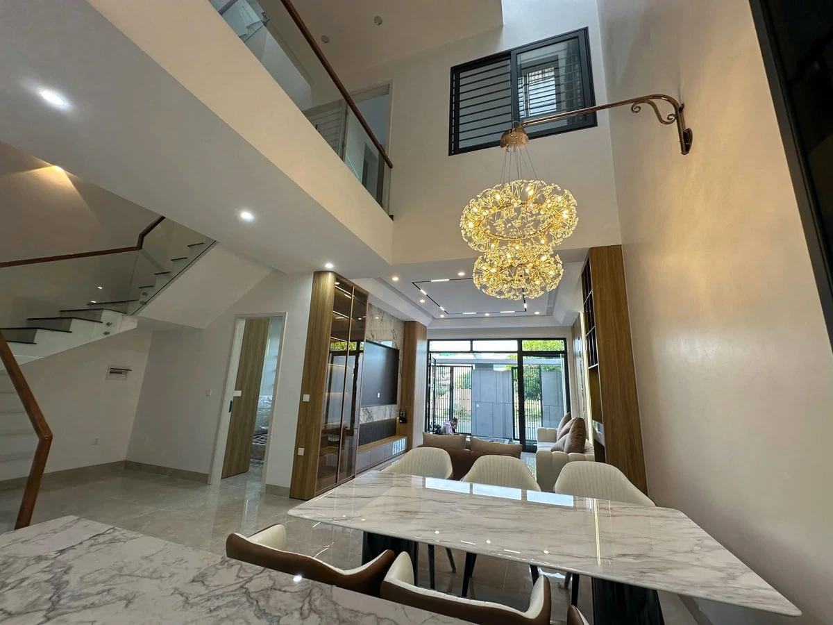 Bán nhà 3 tầng 125m2 nội thất mới Quận 1 - Ảnh 1