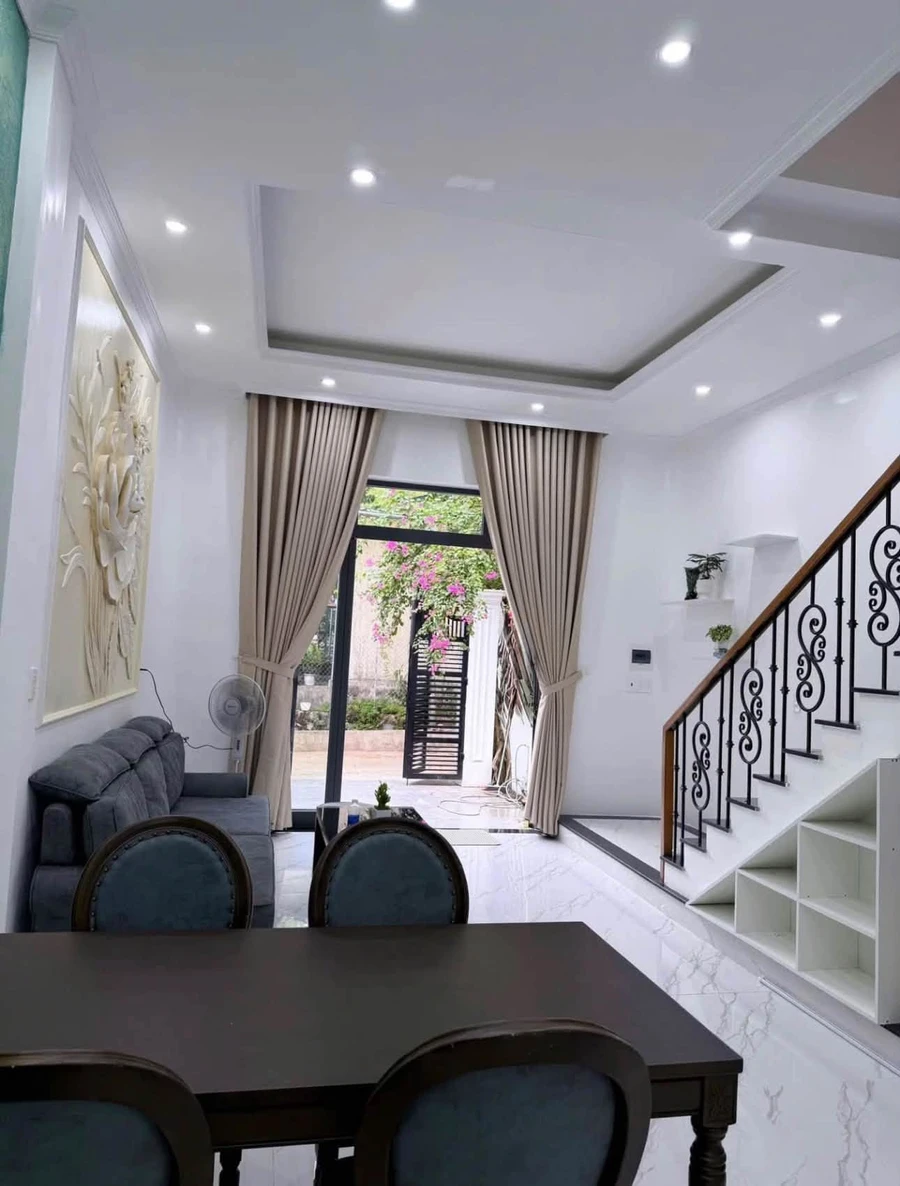 Bán nhà 3 tầng kiệt 82 Quảng Tế, Huế, 100m2, 4 phòng ngủ, full nội thất, 3,49 tỷ - Ảnh thu nhỏ 5
