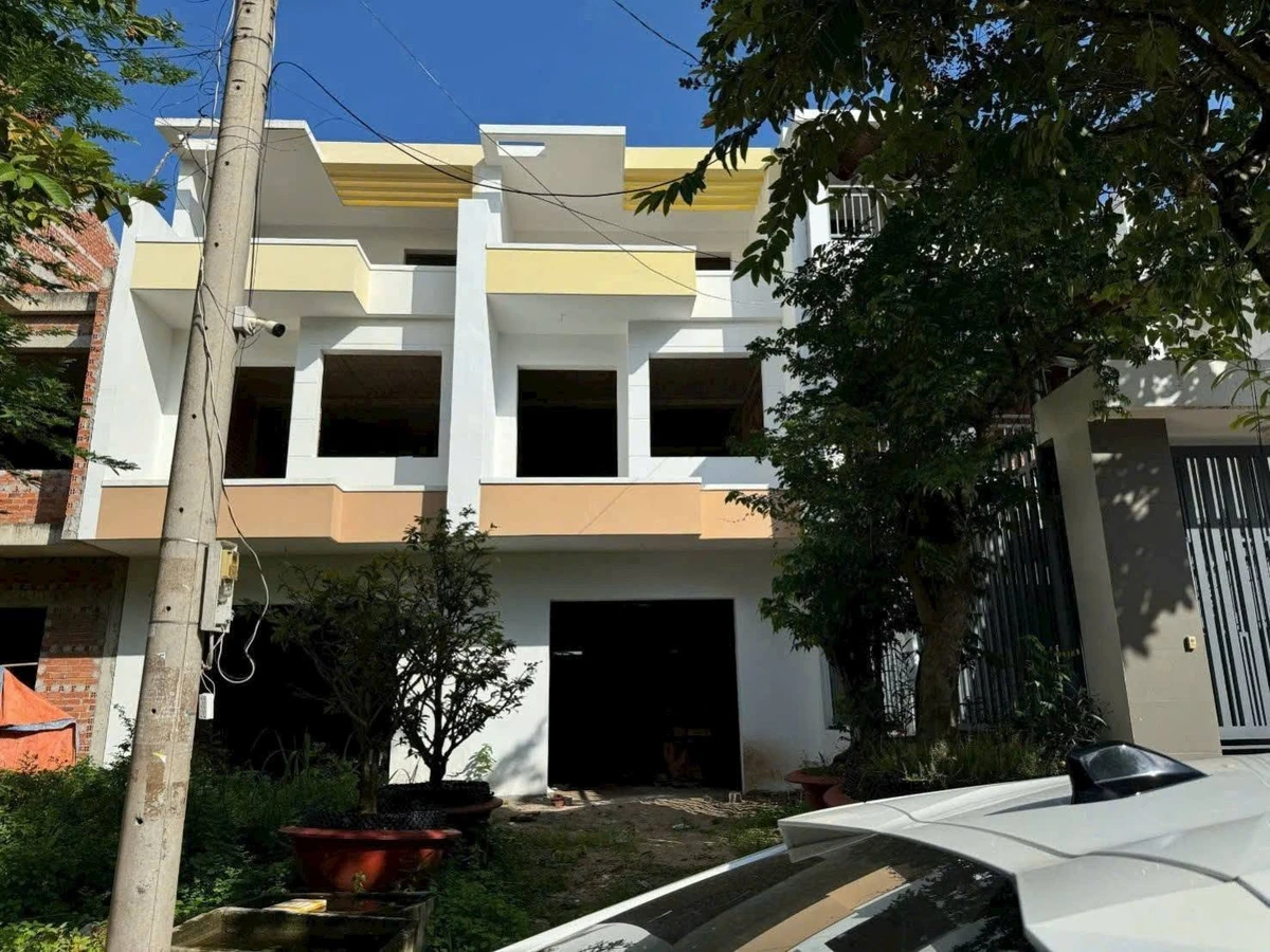 Bán nhà thô mặt tiền Nguyễn Văn Nguyễn 125m2, 1 trệt 2 lầu, giá 3,4 tỷ, TP Bà Rịa - Ảnh thu nhỏ 2
