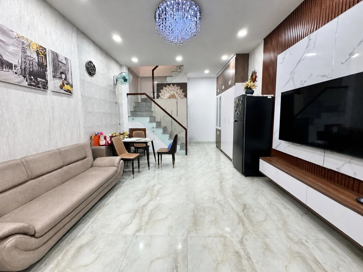 Bán nhà mặt tiền 31m² Phú Nhuận trên 6 tỷ - Ảnh 1