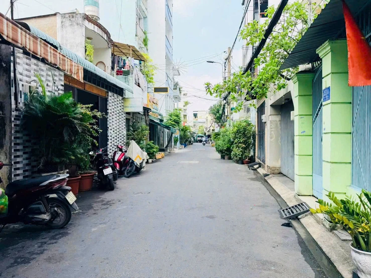 Bán nhà cấp 4 hẻm xe hơi 6x32m, 185m², Phú Trung, Tân Phú, giá 13,5 tỷ - Ảnh 1