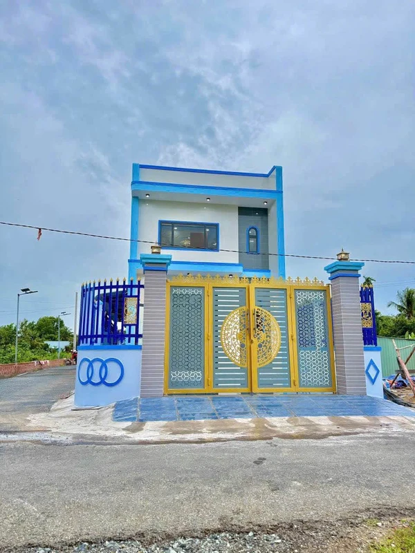 Bán nhà phố 138m2 sân vườn 3 PN Thủ Thừa