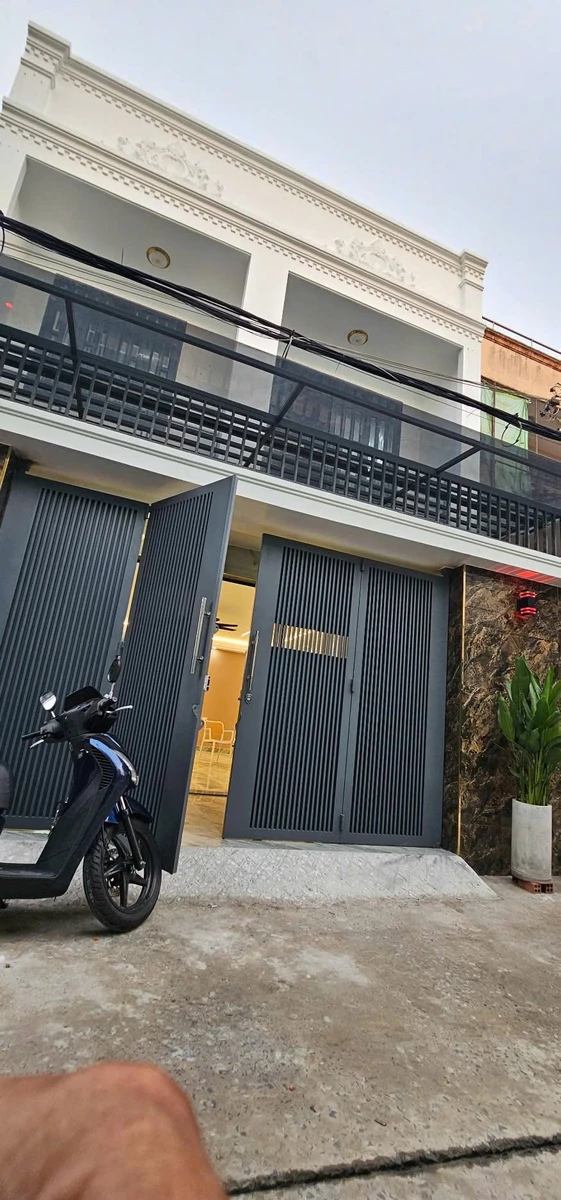 Bán nhà 122m² trệt + lầu 6PN 3WC gần Ngã Tư 4 Xã, Liên Khu 10-11, Bình Tân - Ảnh 1