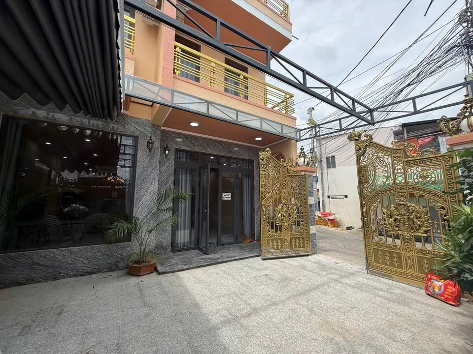 Bán nhà 3 tầng 5PN 113.6m² gần biển Hòn Chồng, Nha Trang - Ảnh 1