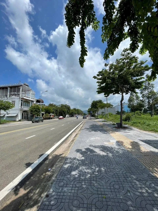 Bán đất mặt tiền Hoàng Hoa Thám 97m2, Long Tâm, TP Bà Rịa, giá 3,9 tỷ