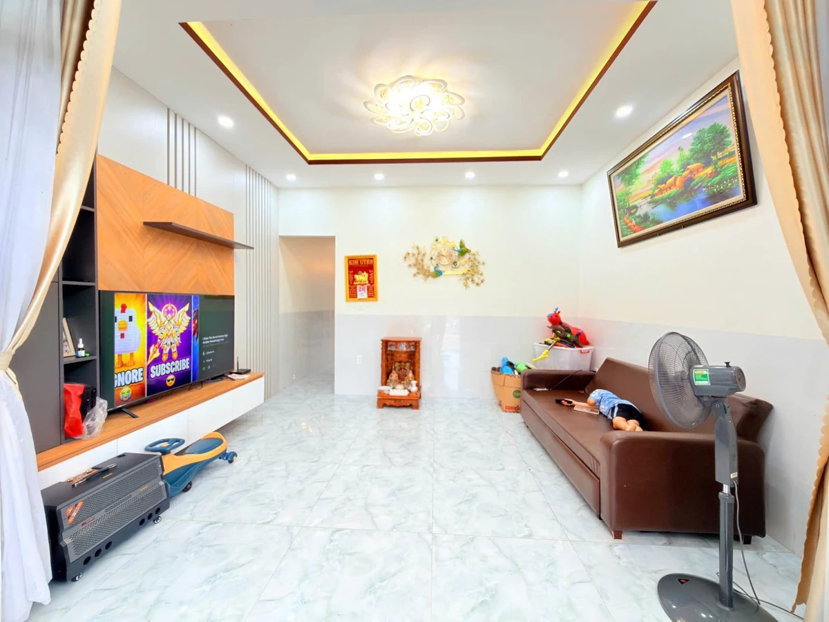 Bán nhà 1 trệt 1 lầu 3PN đường Trần Văn Thi, Phường Long Khánh, giá 2,65 tỷ - Ảnh thu nhỏ 2