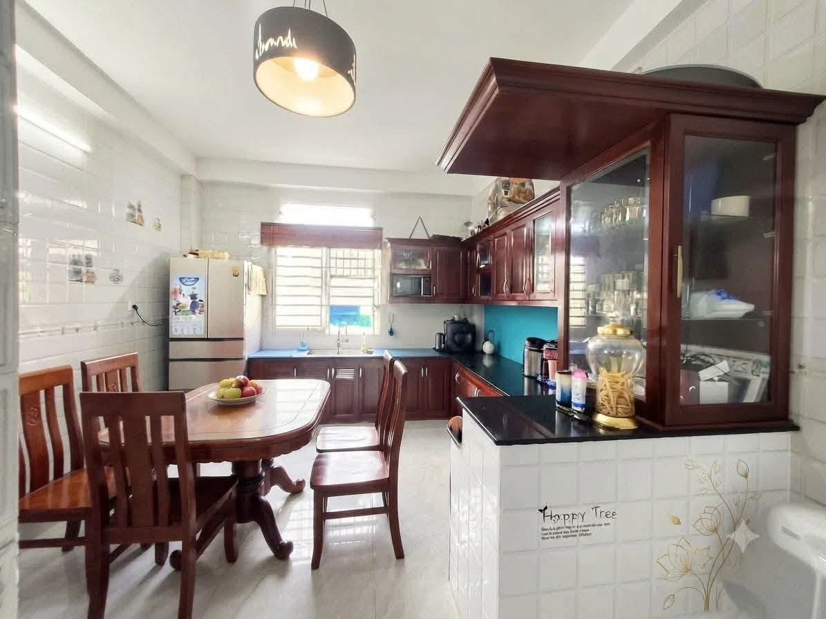 Bán nhà 4 tầng 4.2x21m hẻm 4m thông đường Nguyễn Hồng Đào, Tân Bình giá 11,3 tỷ - Ảnh thu nhỏ 3