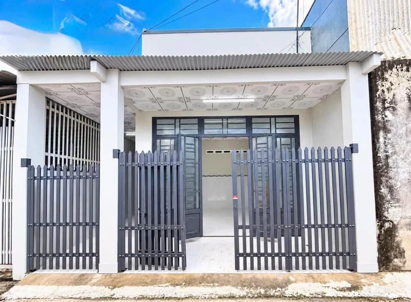 Bán nhà 2 phòng ngủ 90m² Long Hoa, Tây Ninh