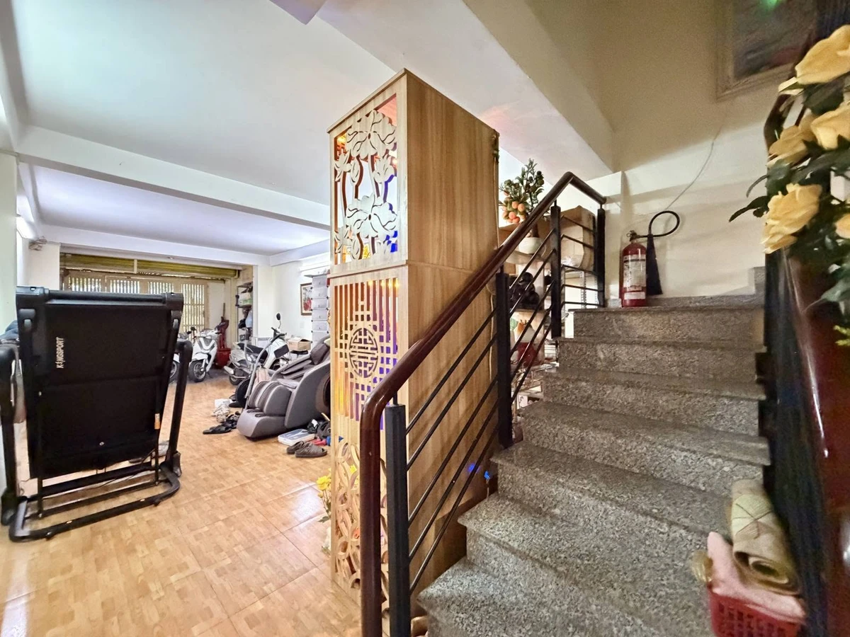 Bán nhà 5 tầng 68m2 Bình Thạnh, gần Vincom hơn 8 tỷ - Ảnh thu nhỏ 2