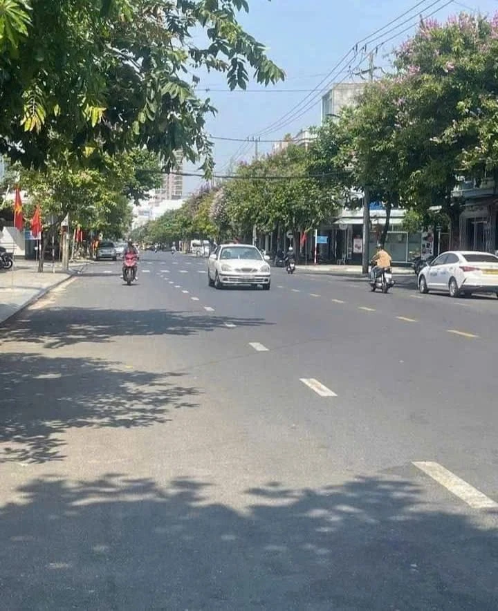 Bán nhà mới 4 tầng 4x19m, 4PN 5WC đường Nguyễn Kim Vang, Phường 9, Tuy Hòa, Phú Yên - Ảnh 1