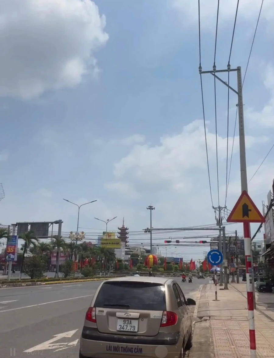 Bán nhà mặt tiền Đồng Xoài, 3 PN, 134 m², 13,9 tỷ - Ảnh thu nhỏ 3