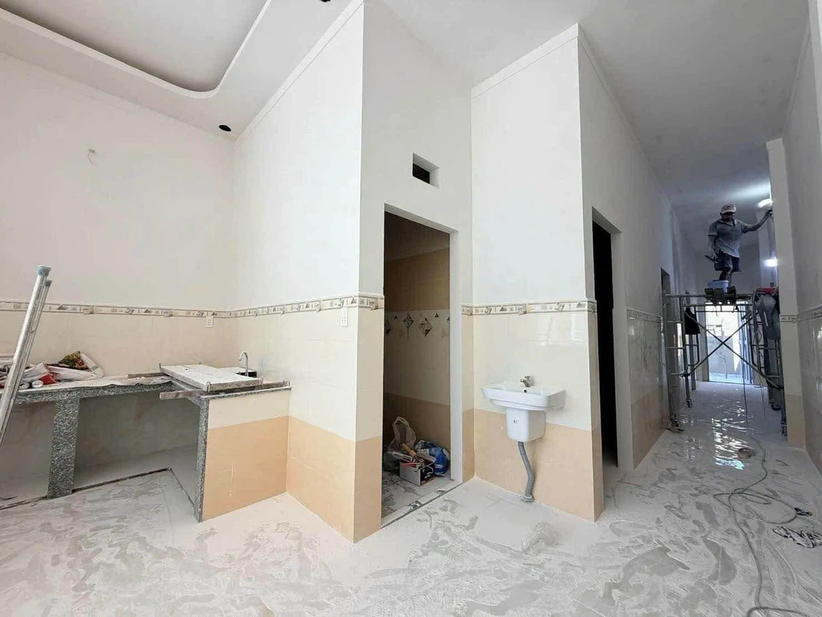 Bán nhà 3PN 5x30m thổ cư sổ hồng riêng tại thị trấn Đức Hòa, giá 1,5 tỷ - Ảnh 1