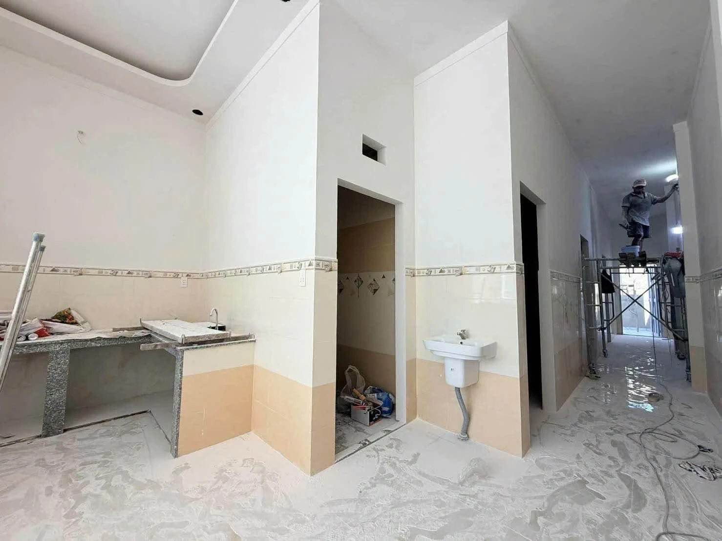 Bán nhà 3PN 5x30m thổ cư sổ hồng riêng tại thị trấn Đức Hòa, giá 1,5 tỷ - Ảnh 1