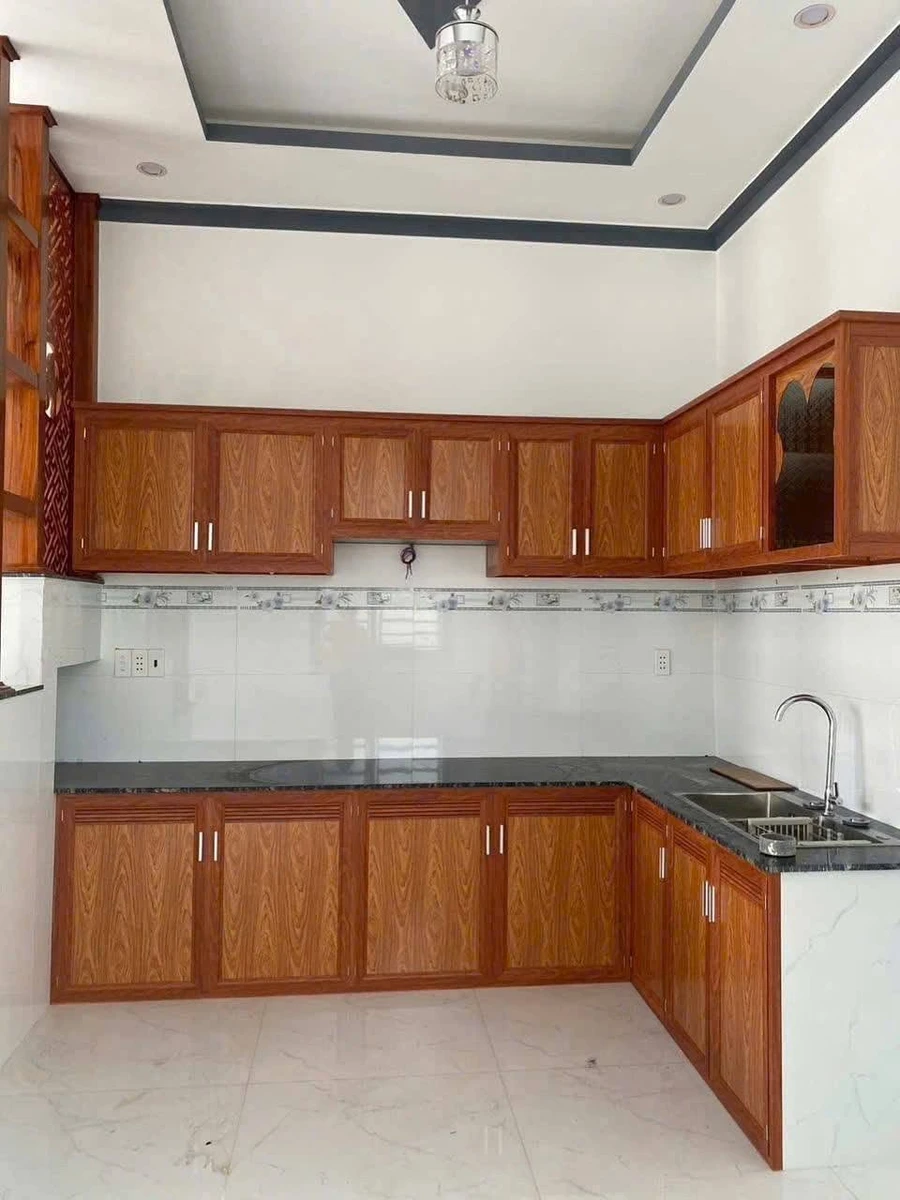 Bán nhà biệt thự mái Thái 1 trệt 1 lầu 6x18m góc 3 mặt tiền, Hòa Long, TP Bà Rịa, giá 2,8 tỷ - Ảnh thu nhỏ 3