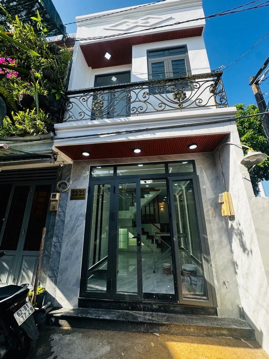 Bán nhà hẻm Nguyễn Thị Căn 33m2, 1 trệt 1 lầu 2PN, giá 3,3 tỷ, Quận 12 - Ảnh 1