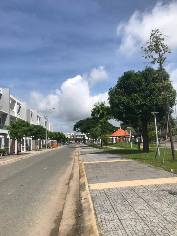 Bán nhà 1 trệt 2 lầu 6x20m Bà Rịa City Gate, 4PN, giá 5,29 tỷ