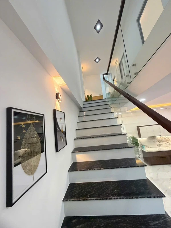 Bán nhà 1 trệt 2 lầu 54m2 full nội thất mới đường Đồng Nai, Nha Trang