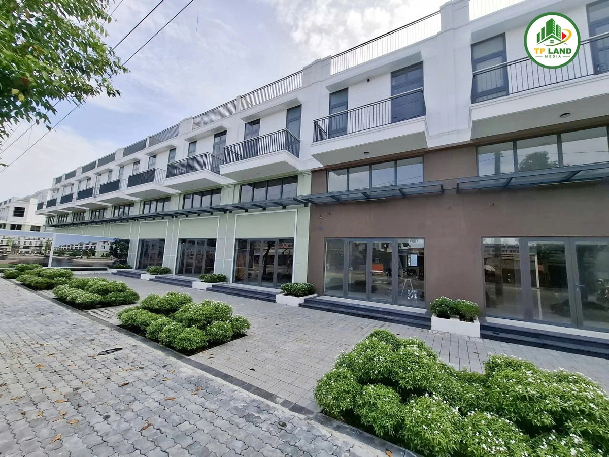 Bán nhà phố 150m² đối diện chợ Hòa Phú Thành phố mới Bình Dương - Ảnh thu nhỏ 3