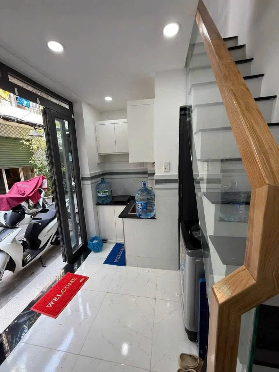 Bán nhà hẻm 2 phòng ngủ Lạc Long Quân Quận 11 - 18m² - 1,98 tỷ - Ảnh thu nhỏ 4