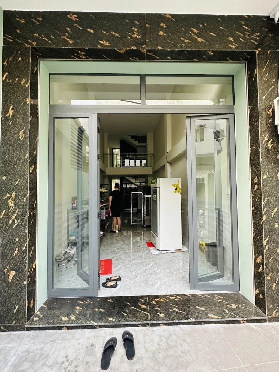 Bán shophouse mặt tiền kinh doanh 90m2, 5 tầng, Quận 10 - Ảnh thu nhỏ 2