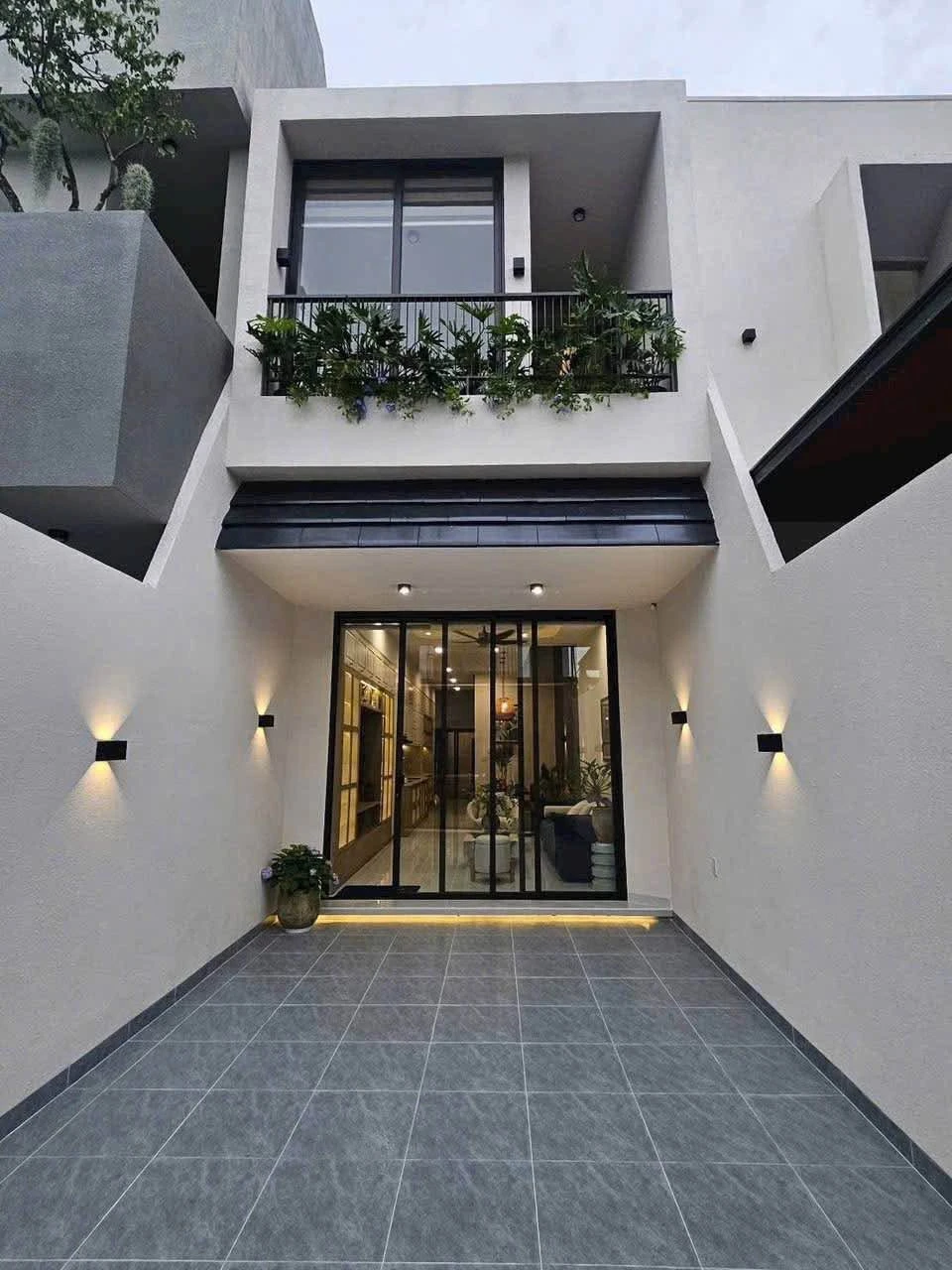 Bán nhà mê hẻm Nguyễn Trường Tộ 105m², 3PN, 2.95 tỷ - Ảnh 1