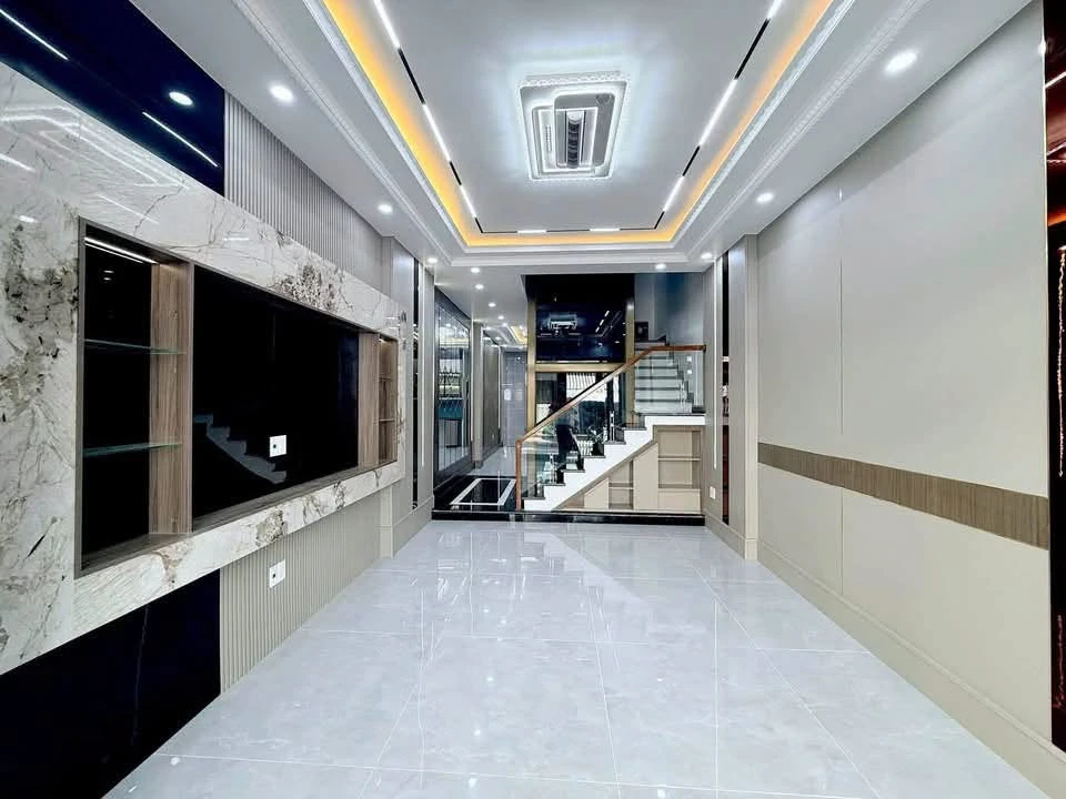 Bán nhà 5 tầng 60m2 thang máy Ngô Gia Tự Hải Phòng - Ảnh 1