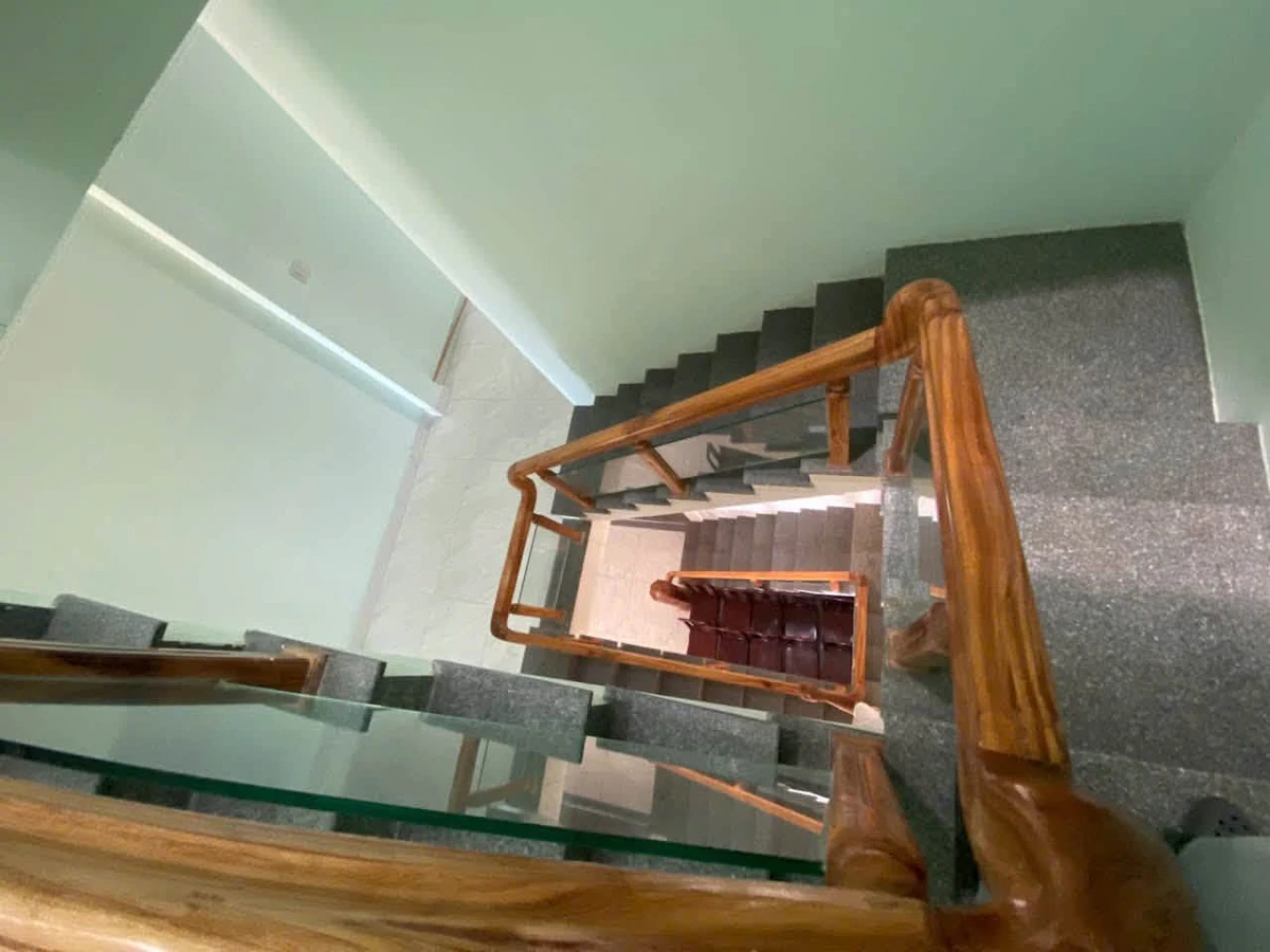 Bán nhà 3 tầng 90m2 Mặt tiền Trường Chinh Tuy Hoà 5.6 tỷ - Ảnh thu nhỏ 4