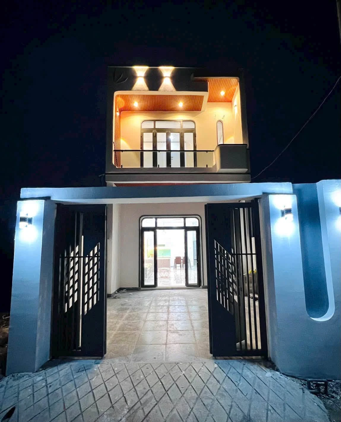 Bán nhà lầu 3PN 2WC gần Go Tân Hiệp Biên Hoà, 1 tỷ 690 - Ảnh 1