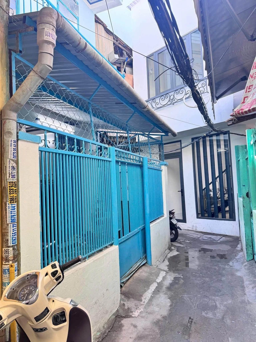 Bán nhà 3 tầng hẻm Hoàng Văn Thụ, trung tâm Nha Trang, 32,6m2, giá 3,29 tỷ - Ảnh 1