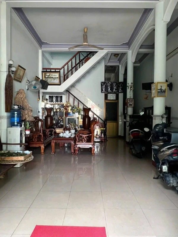 Bán nhà 2 tầng mặt tiền Cần Vương, Quy Nhơn, 92m², 7 tỷ 6